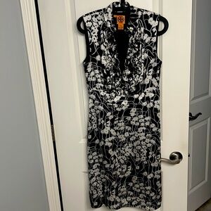 Tory Burch 100% Silk Black & White Floral Midi Dress Size 6 Ruffles Sleeveless